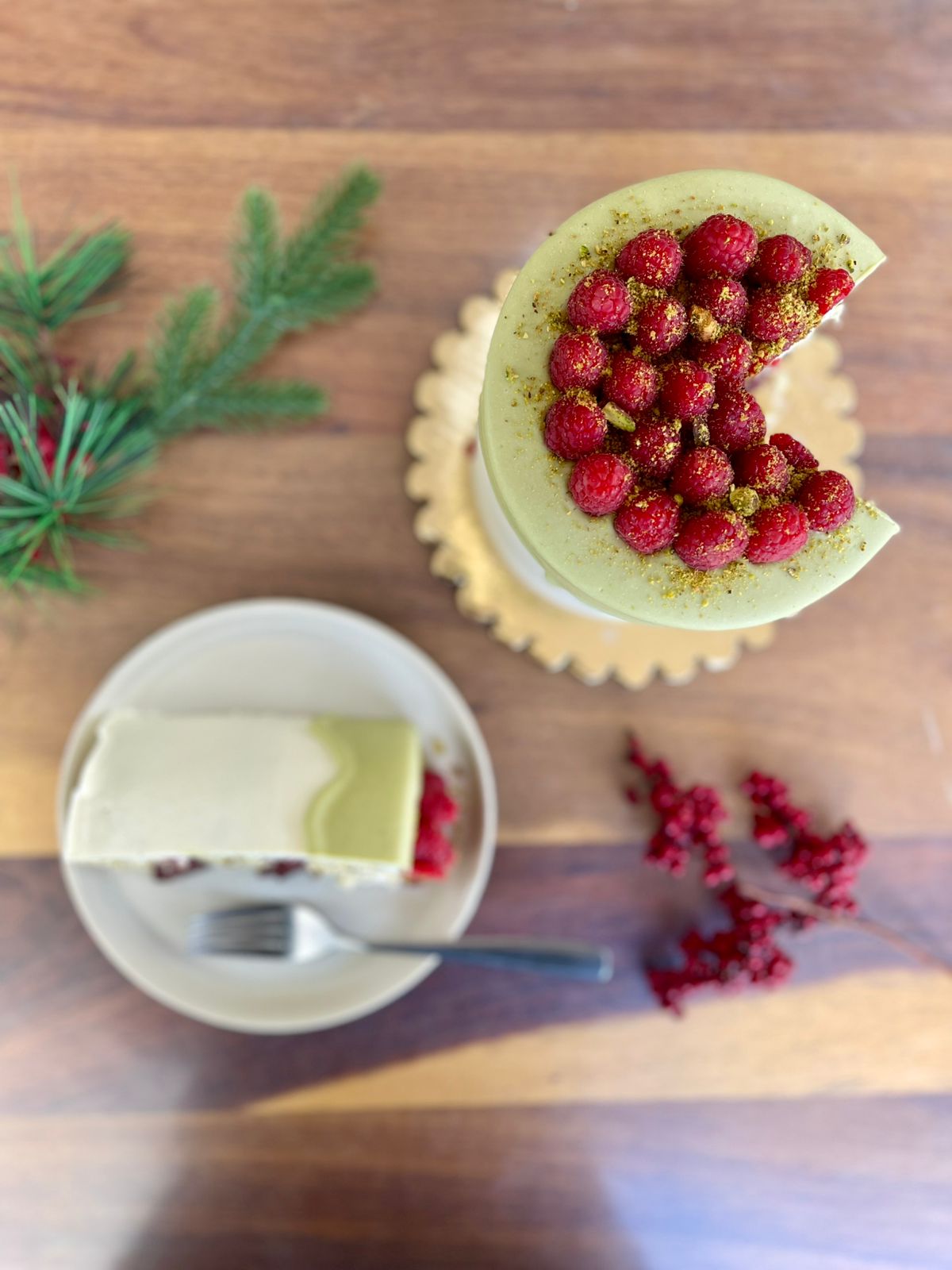 WhatsApp Image 2025-11-28 at 12.49.50 PM (1) Pastel Pistache Frambuesa - Image 1